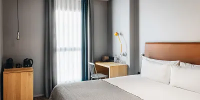 Standard Double Room — Trip.com listing photograph